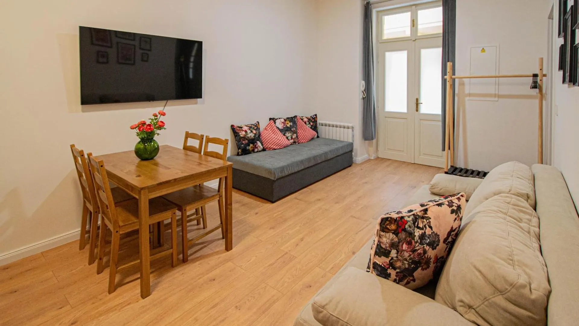 Charles Square Central Apartments By Ruterra Prague