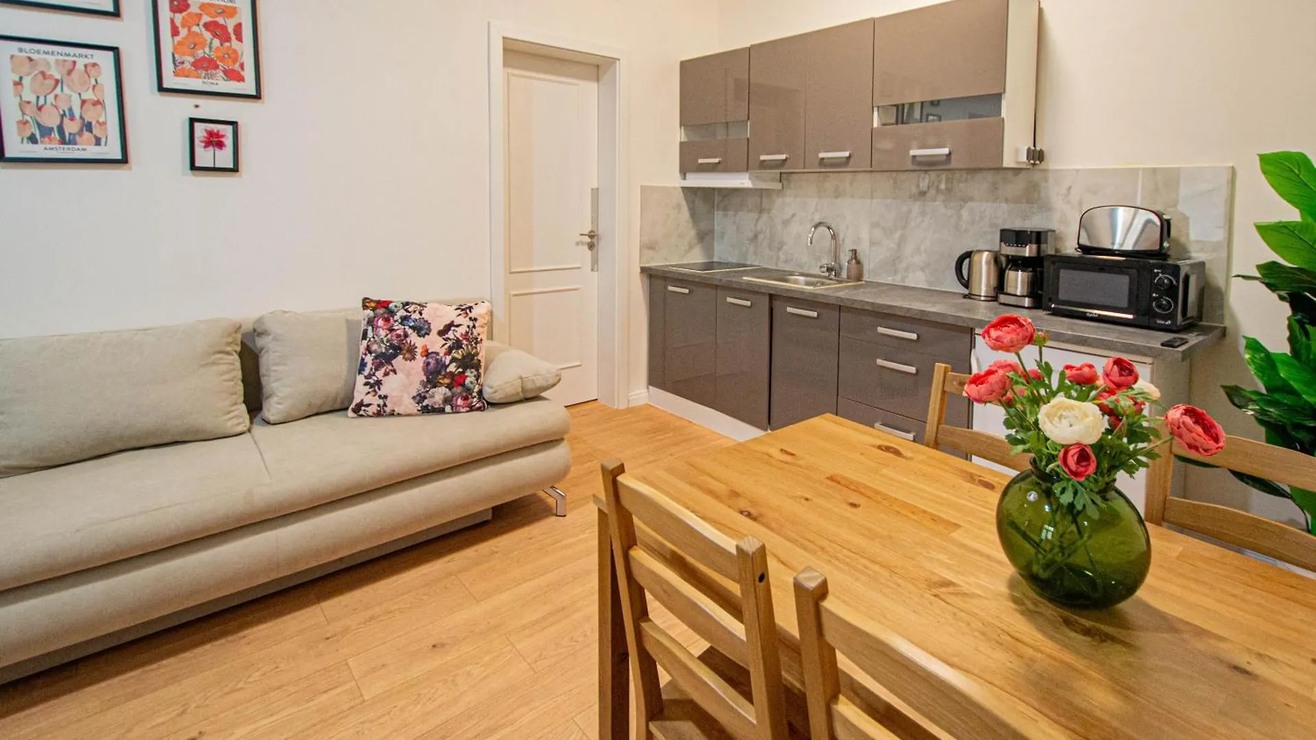 Charles Square Central Apartments By Ruterra Prague